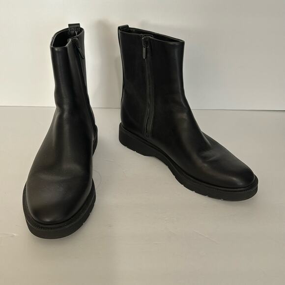 Vince Women’s Leather Black Boots Size 7 Water Resistant - Picture 1 of 7